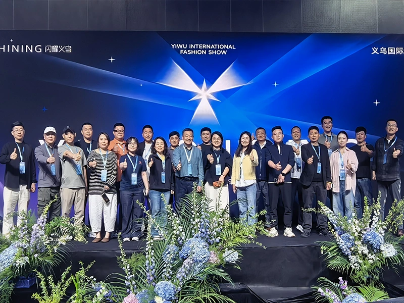 Du 27 au 29 avril, Kunyu Jewelry fait ses débuts au Salon international de l'usine de mode de Yiwu 2026, un stand indépendant remporte la faveur des acheteurs mondiaux Du 27 au 29 avril, Kunyu Jewelry fait ses débuts au Salon international de l'usine de mode de Yiwu 2026, un stand indépendant remporte la faveur des acheteurs mondiaux
