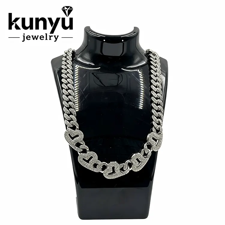 Chaîne de bijoux faite à la main sur mesure