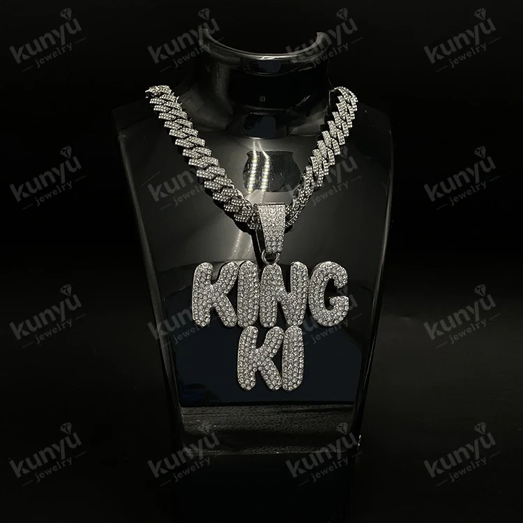 Pendentif lettre personnalisé