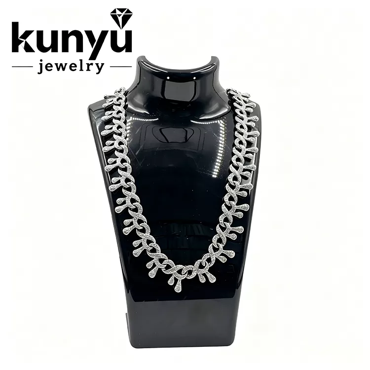 Collier cubain aspect diamant